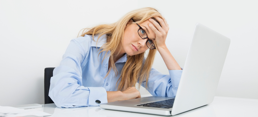 zdjęcie zapracowanej kobiety