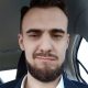 Zdjęcie mężczyzny w samochodzie